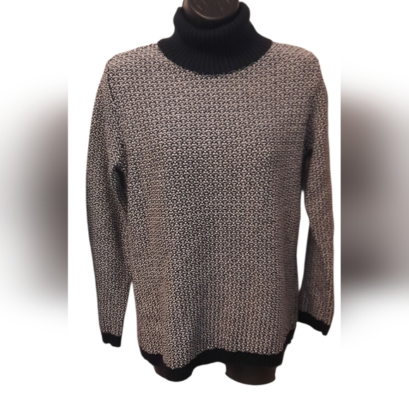 Karen Scott Black and White Knit Sweater - Picture 2 of 10